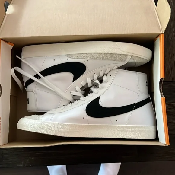 Nike Blazer Mid 77’s New - Picture 1 of 2